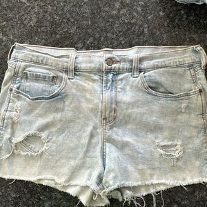 Old Navy Distressed Boyfriend Jean Cut-Off Shorts for Women - 3-inch inseam